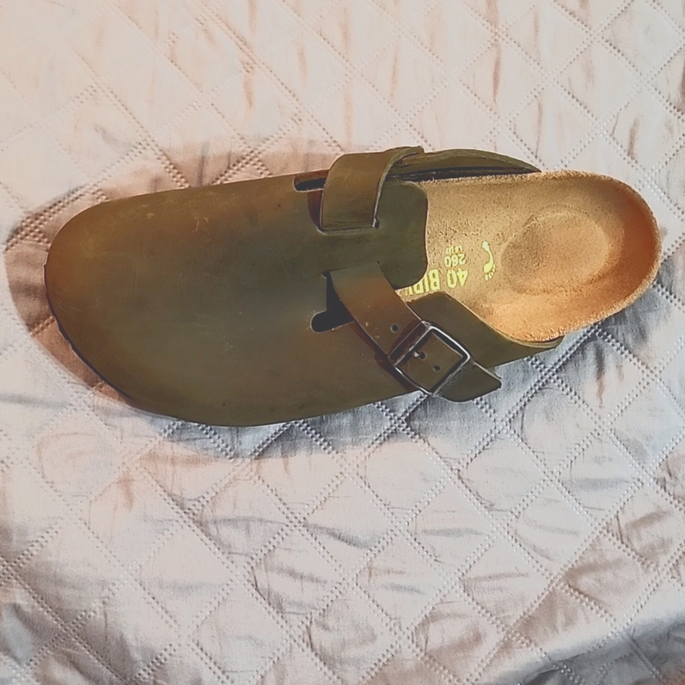 Birkenstock Boston Clogs Army Green 100% Leather Olive NWOT Trendy Cork Unisex